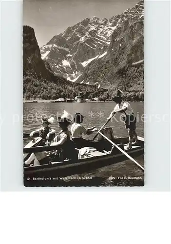 AK / Ansichtskarte St Bartholomae mit Wtzmann Ostwand Bootsfahrt Trachten Kat. Schoenau a.Koenigssee