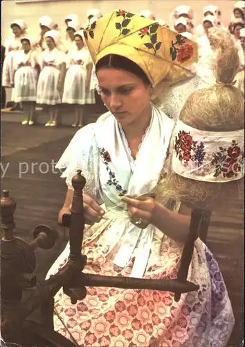 AK / Ansichtskarte Heinersbrueck Niedersorbische Festtracht Spinnrad Kat. Heinersbrueck