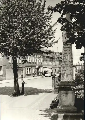 AK / Ansichtskarte Bad Gottleuba Berggiesshuebel Postmeilensaeule und Rathaus Kat. Bad Gottleuba Berggiesshuebel