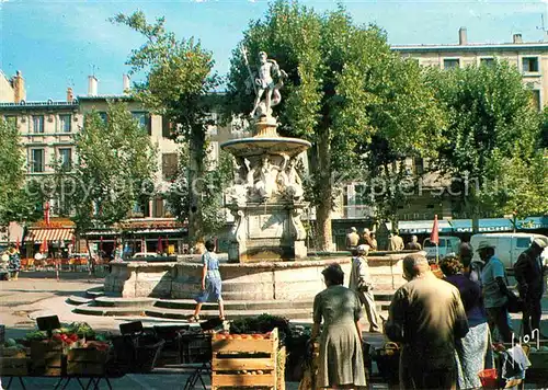 AK / Ansichtskarte Carcassonne La Place Carnot Fontaine Statue Kat. Carcassonne