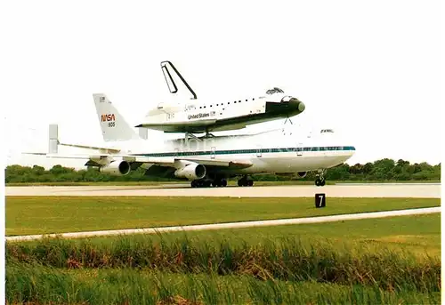 AK / Ansichtskarte Raumfahrt NASA Space Shuttle Orbiter Atlantis  Kat. Flug