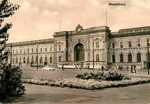 AK / Ansichtskarte Bahnhof Hauptbahnhof Magdeburg Strassenbahn  Kat. Eisenbahn