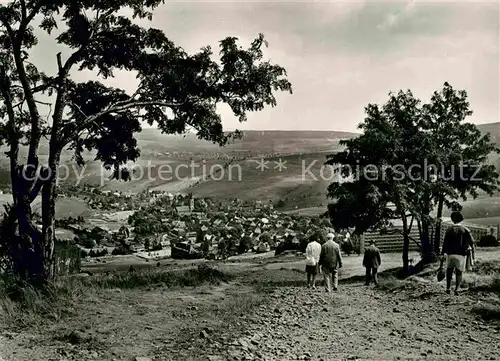 AK / Ansichtskarte Oberwiesenthal Erzgebirge Wanderweg Kat. Oberwiesenthal