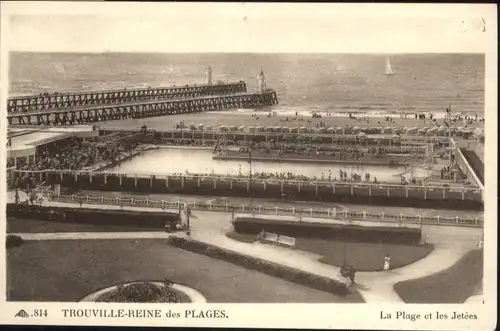 Trouville Trouville La Plage et les Jetees * /  /