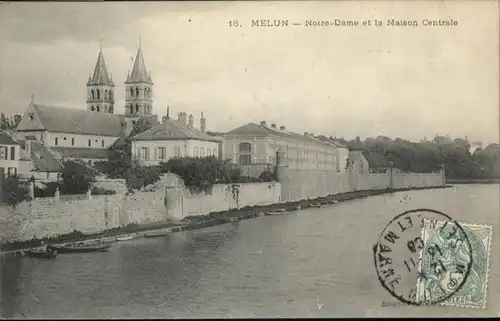 Melun Notre-Dame Maison Centrale x