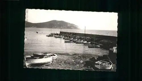 Saint-Cyr-sur-Mer-les-Lecques la Jetee la Pointe de la Madrague x