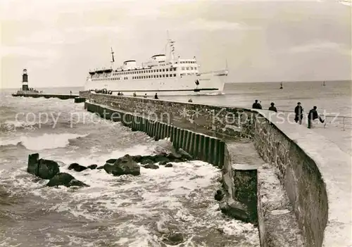 AK / Ansichtskarte Faehre Warnemuende Rostock Warnemuende Kat. Schiffe