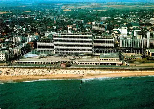 AK / Ansichtskarte Westerland Sylt Fliegeraufnahme mit Kurzentrum und Strand Kat. Westerland