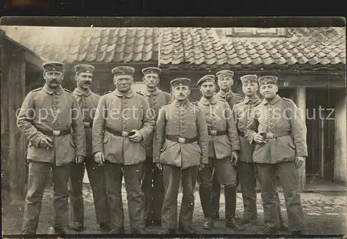 AK / Ansichtskarte Militaria Landwehr Landstuermer Gruppenfoto WK1