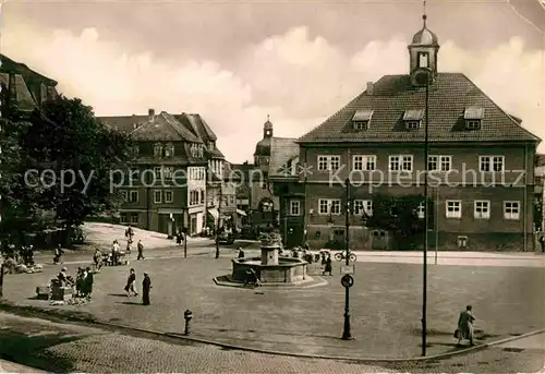 AK / Ansichtskarte Waltershausen Gotha Marktplatz mit Rathaus Kat. Waltershausen