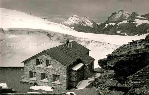 AK / Ansichtskarte Mutthornhuette mit Eiger und Jungfrau Kat. Lauterbrunnen