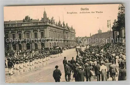 AK / Ansichtskarte Berlin Zeughaus Aufziehen der Wache Kat. Berlin