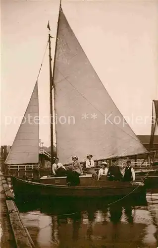 AK / Ansichtskarte Segelboote Gruppenfoto Kat. Schiffe