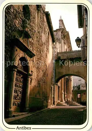 AK / Ansichtskarte Antibes Alpes Maritimes Vieille Ville Cathedrale Collection Reflets de la Cote d Azur Kat. Antibes