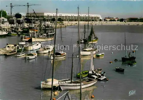 AK / Ansichtskarte Royan Charente Maritime Le Front de Mer vu du Port Kat. Poitiers Charentes