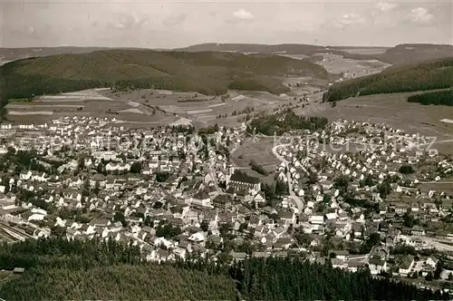 AK / Ansichtskarte Titisee Neustadt Fliegeraufnahme Kat. Titisee Neustadt