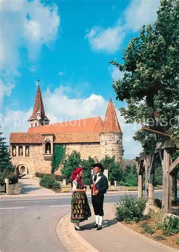 AK / Ansichtskarte Effeltrich Kirchenburg St Georg 1000jaehrige Linde Trachten Kat. Effeltrich