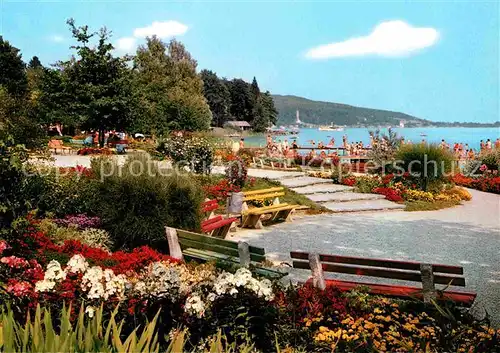 AK / Ansichtskarte Krumpendorf Woerthersee Strand Promenade