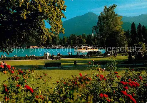 AK / Ansichtskarte Bad Wiessee Tegernsee Seepromenade gegen Tegernseer Berge