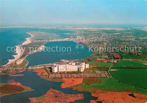 AK / Ansichtskarte Heiligenhafen Ostseebad Ferienpark Binnensee und Steinwarder Fliegeraufnahme Kat. Heiligenhafen