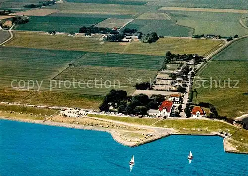 AK / Ansichtskarte Warwerort Das weisse Haus am Meer Fliegeraufnahme Kat. Warwerort