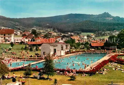 AK / Ansichtskarte Bodenmais Schwimmbad mit Silberberg Kat. Bodenmais