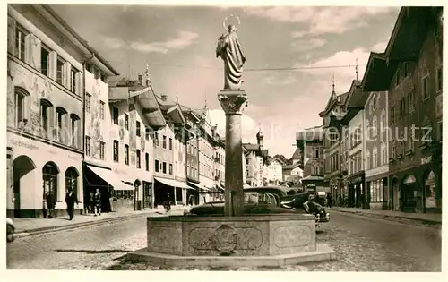 AK / Ansichtskarte Bad Toelz Ortsmotiv mit Brunnen Kat. Bad Toelz