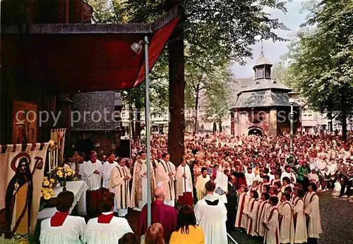 AK / Ansichtskarte Kevelaer Wallfahrtsort Marienfeier auf dem Kapellenplatz Kat. Kevelaer