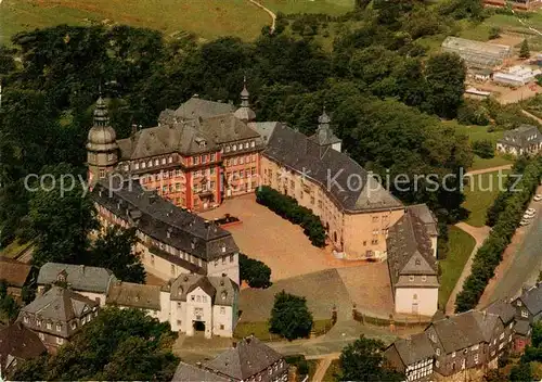 AK / Ansichtskarte Bad Berleburg Schloss Wittgensteiner Berg und Waldland Fliegeraufnahme Kat. Bad Berleburg