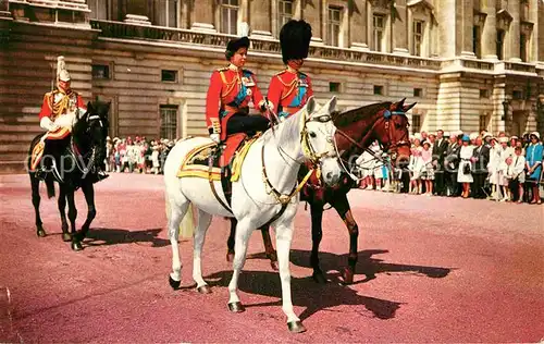 AK / Ansichtskarte Adel England Queen Elizabeth II. Prince Philip Leibgarde  Kat. Koenigshaeuser