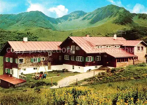 AK / Ansichtskarte Hirschegg Kleinwalsertal Vorarlberg Schwarzwasserhuette mit Ochsenhofer Scharte und Gruenhorn Allgaeuer Alpen Kat. Mittelberg