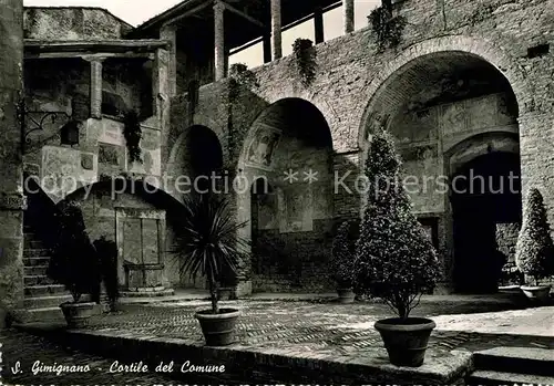 AK / Ansichtskarte San Gimignano Cortile del Coune