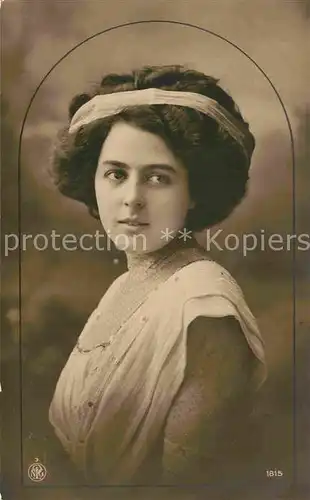 AK / Ansichtskarte Foto NPG Nr. 1815 Frau  Kat. Neue Photographische Gesellschaft