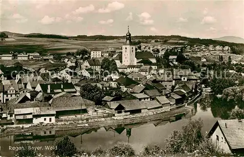 AK / Ansichtskarte Regen Teilansicht mit Kirche und Fluss Kat. Regen