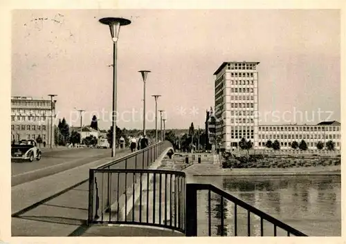 AK / Ansichtskarte Frankfurt Main Friedensbruecke Hochhaus Kat. Frankfurt am Main