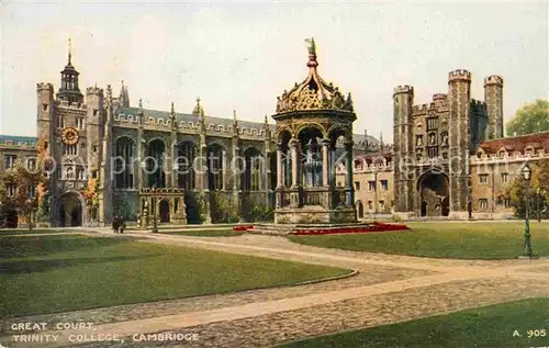 AK / Ansichtskarte Cambridge Cambridgeshire Great Court Trinity College