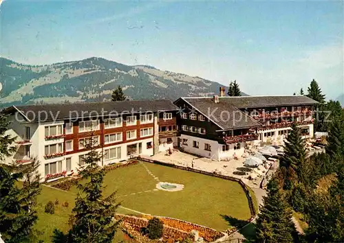 AK / Ansichtskarte Sonthofen Oberallgaeu Kur und Sporthotel Allgaeuer Berghof mit Alpe Eck Kat. Sonthofen