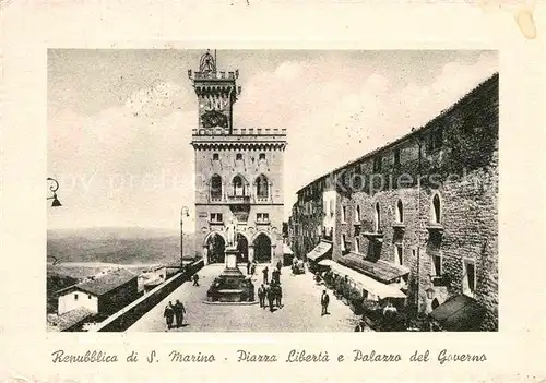 AK / Ansichtskarte San Marino Repubblica Piazza Liberta e Palazzo del Governo Monumento
