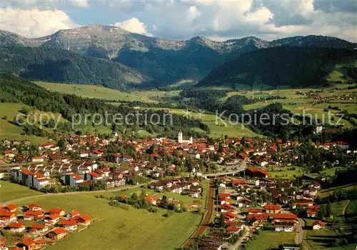 AK / Ansichtskarte Oberstaufen Fliegeraufnahme mit Hochgrat und Rindalphorn Kat. Oberstaufen