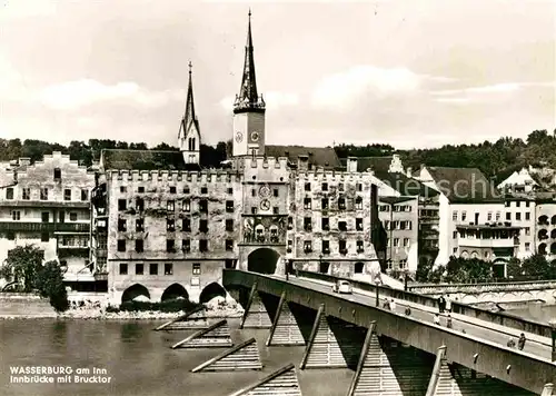 AK / Ansichtskarte Wasserburg Inn Innbruecke mit Bruecktor Kat. Wasserburg a.Inn