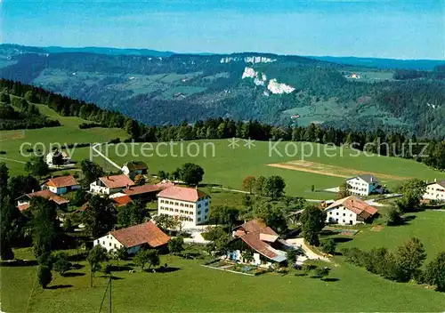 AK / Ansichtskarte Le Cerneux Godat Jungenferienhaus Stiftung Wasserturm  Kat. Le Cerneux Godat