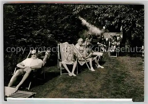 AK / Ansichtskarte Liesen Privatfoto im Garten Kat. Hallenberg