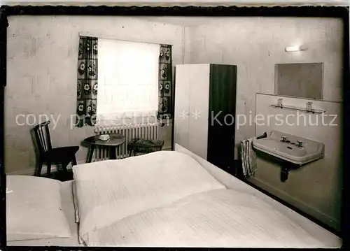 AK / Ansichtskarte Neuastenberg Hotel Suedhang Zimmer Kat. Winterberg