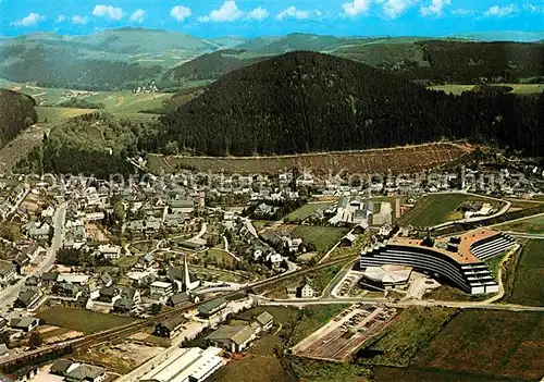 AK / Ansichtskarte Willingen Sauerland Heilklimatischer Kurort Wintersportplatz Naturpark Dieselsee Fliegeraufnahme Kat. Willingen (Upland)