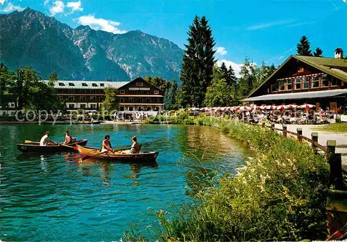 AK / Ansichtskarte Riessersee Kurhotel und Seecafe gegen Kramer Ammergauer Alpen Kat. Garmisch Partenkirchen