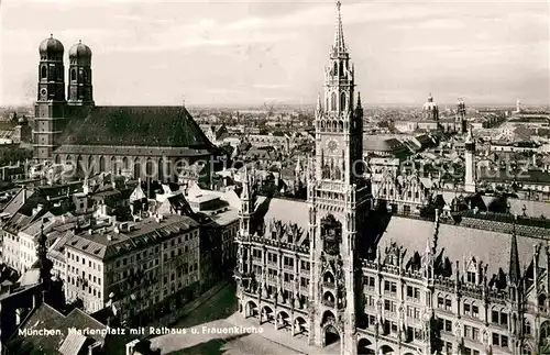 AK / Ansichtskarte Muenchen Rathaus mit Frauenkirche Kat. Muenchen