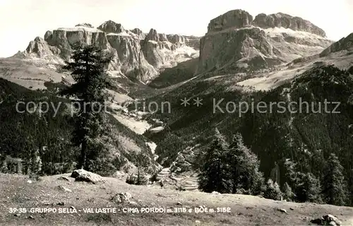 AK / Ansichtskarte Gruppo Sella Val Lastie Cima Pordoi Sellagruppe Dolomiten Gebirgspanorama Kat. Italien