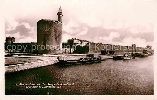 AK / Ansichtskarte Aigues Mortes Gard Les Remparts Nord Ouest et la Tour de Constance Kat. Aigues Mortes