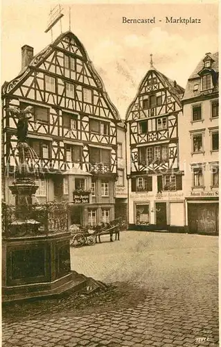 AK / Ansichtskarte Bernkastel Kues Marktplatz Brunnen Kat. Bernkastel Kues