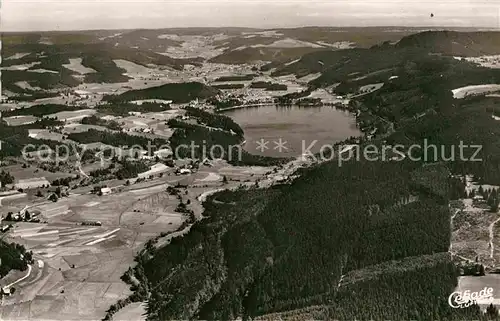 AK / Ansichtskarte Titisee Fliegeraufnahme Titisee Hotel Kat. Titisee Neustadt